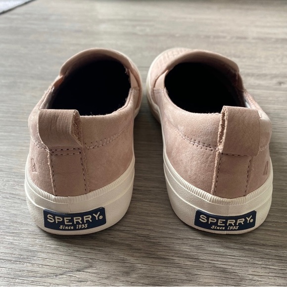 MUST HAVE Sperry size 6 - Picture 3 of 4
